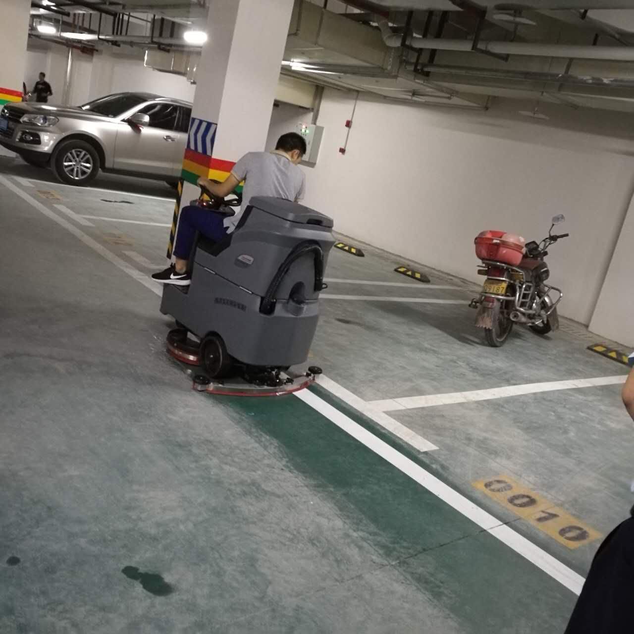 辉达娱乐洗地机不仅改变地面的清洁也净化了我们的生活环境