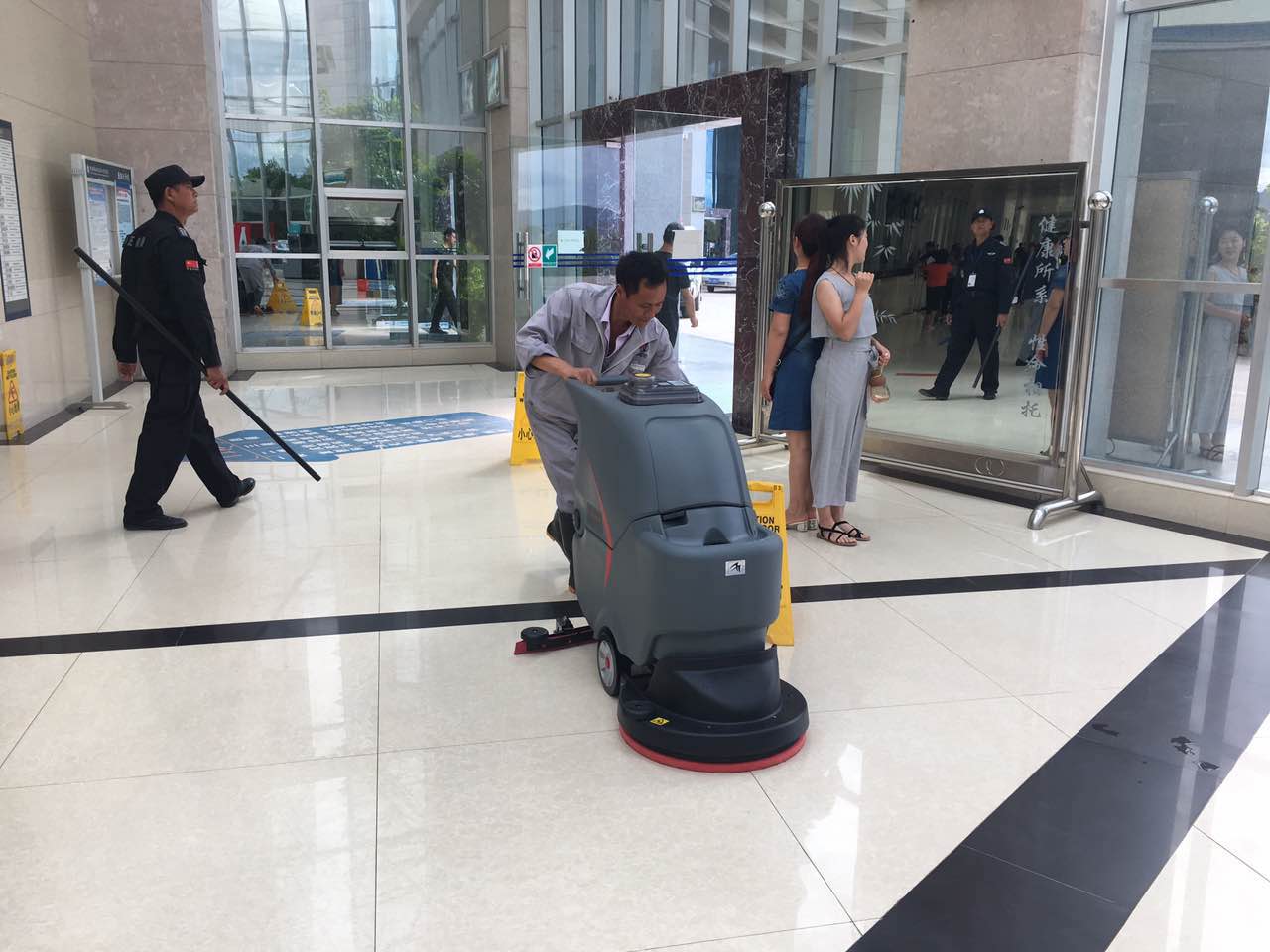 深圳辉达娱乐洗地机的几大个新卖点